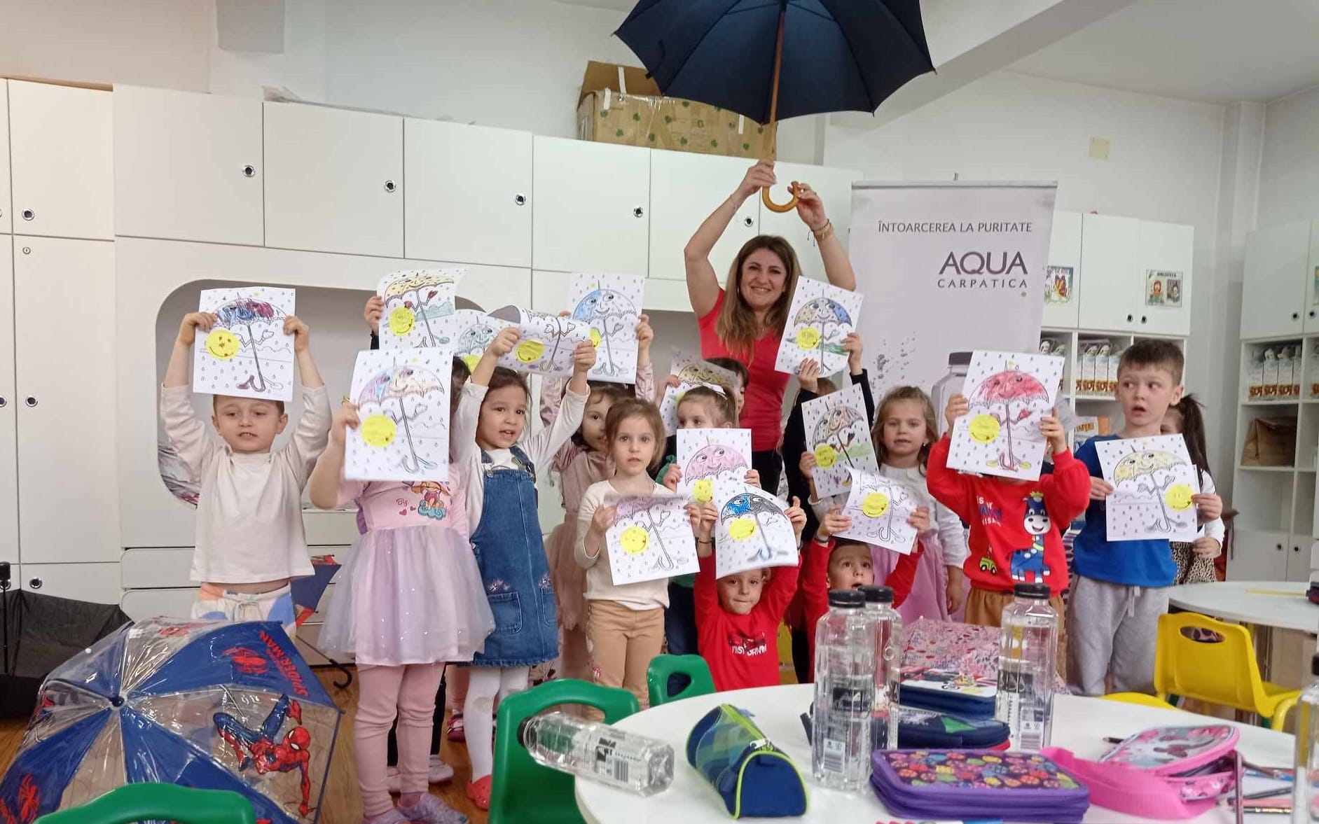 Ploaie funny … cu picǎturi de soare şi dinţi! Ziua Internaţionalǎ a Umbrelei cu „Ape curate asumate” Ploaie funny … cu picǎturi de soare şi dinţi! Ziua Internaţionalǎ a Umbrelei cu „Ape curate asumate”